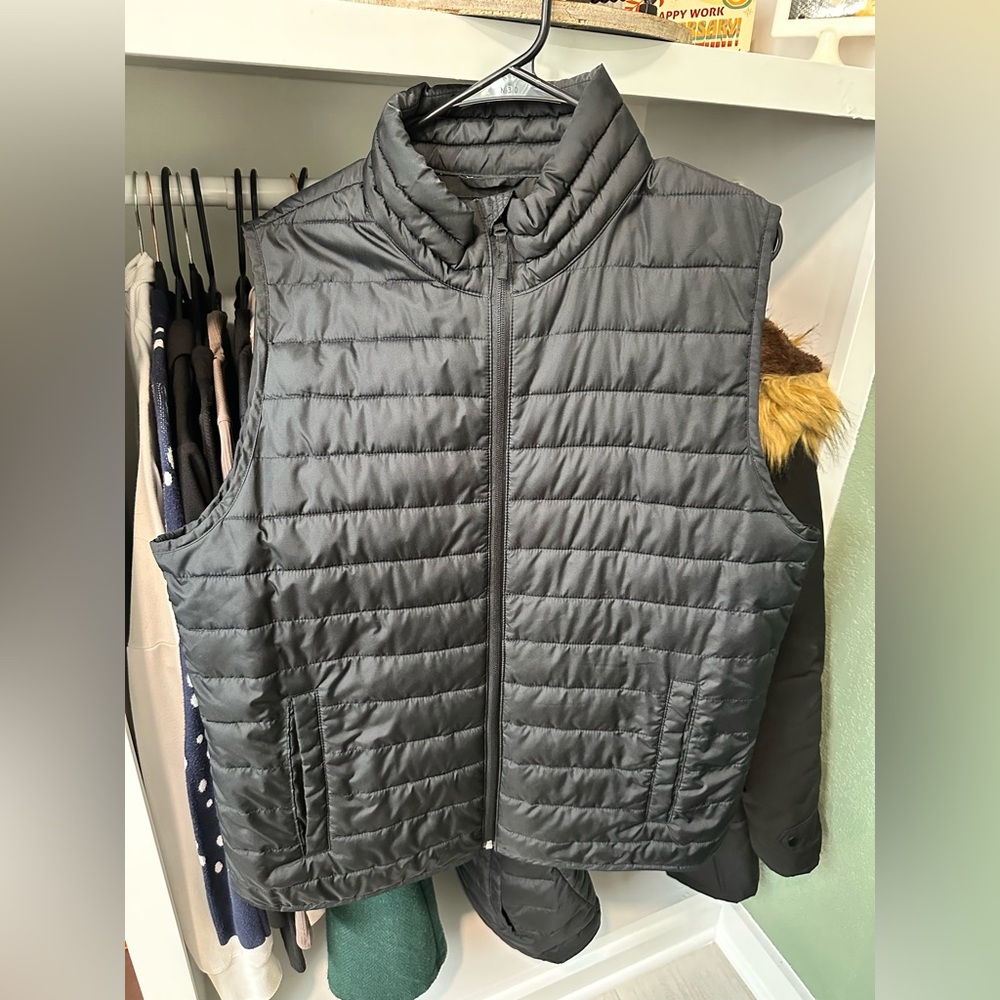 GAP Men's  Puffer Vest